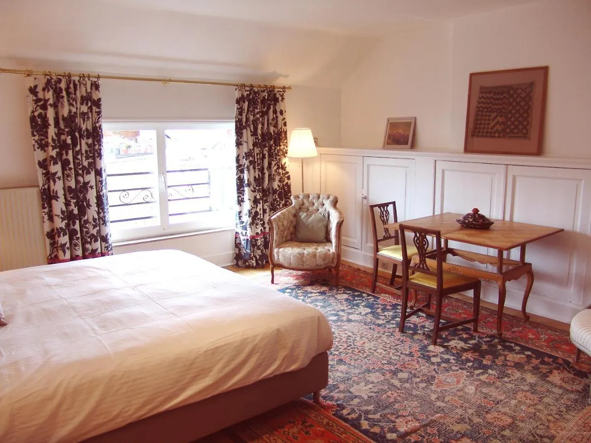 בית הארחה בריסל Louise Chatelain Suites
